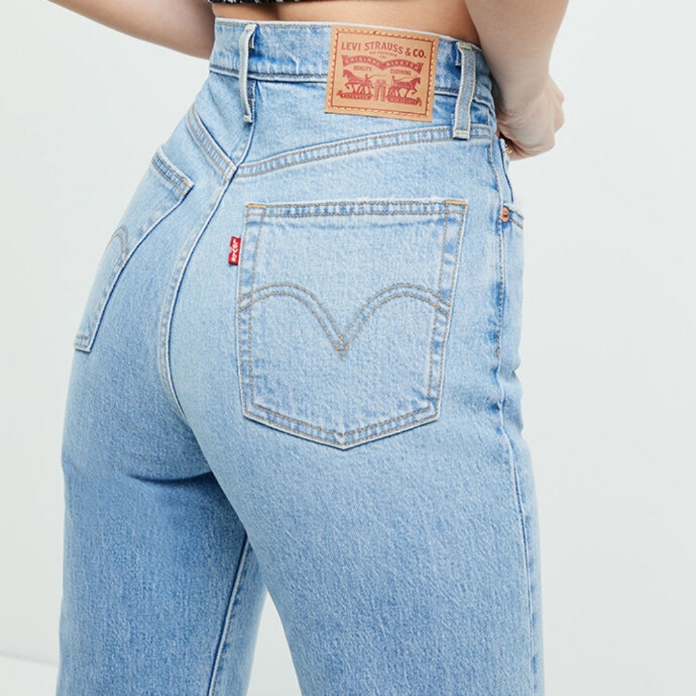 ‼SALE‼LEVI'S RIBCAGE STRAIGHT ANKLE